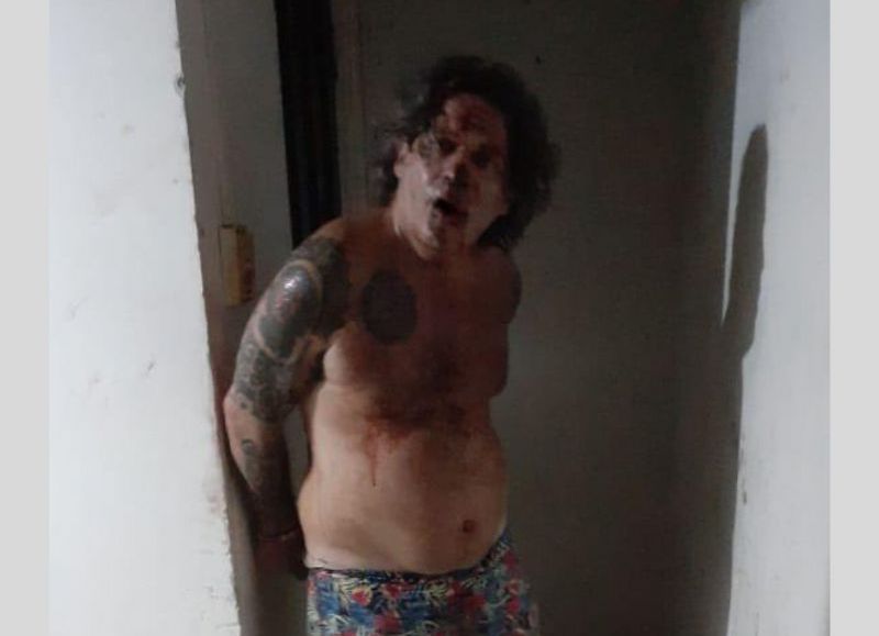 Sabalero y quilombero: el abogado de Colón chocó, destrozó otros tres autos y agredió a policías