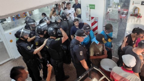 VIDEO | El Gobierno provincial suspende programas al MTE tras incidentes