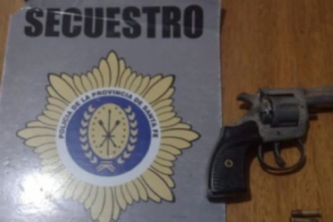 Susto en Santo Tomé: un alumno de 13 años fue a la escuela con un arma de fuego calibre 22