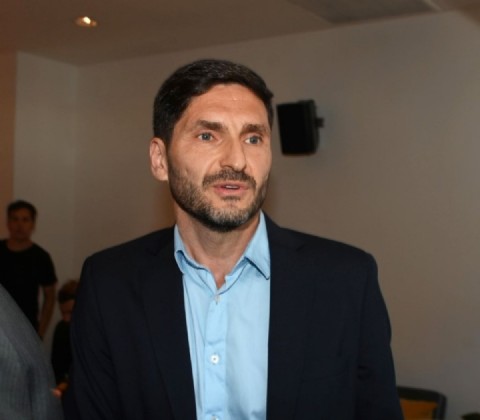 Pullaro ofrece un 8 por ciento y acusa a los gremios de extorsión: ¿diálogo o imposición?