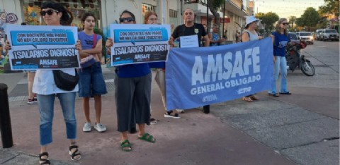 Médicos y docentes cortaron calles en Reconquista en protesta contra el ajuste