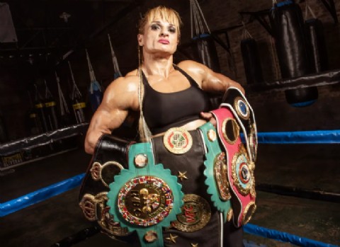 VIDEO | "Locomotora" Oliveras, presente en la nueva serie: "En el barro", debut actoral que será también su despedida