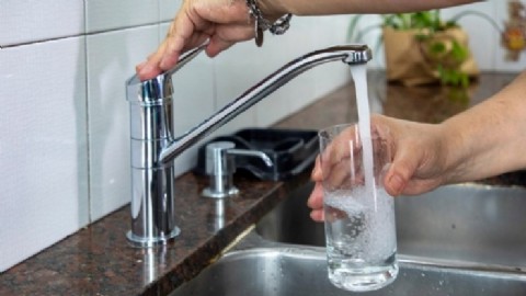 ASSA endurece medidas y cortará el agua a comercios e industrias morosas en Santa Fe