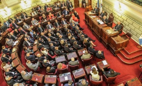 La Legislatura autorizó a Lifschitz a tomar créditos por 300 millones de dólares