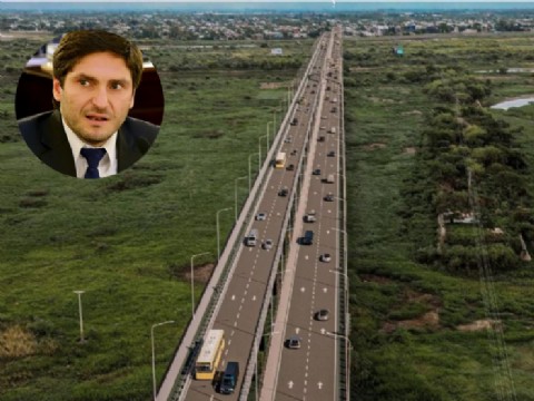 Incrementando el déficit: Pullaro insiste con la construcción del Puente Carretero pese a la orden de paralización