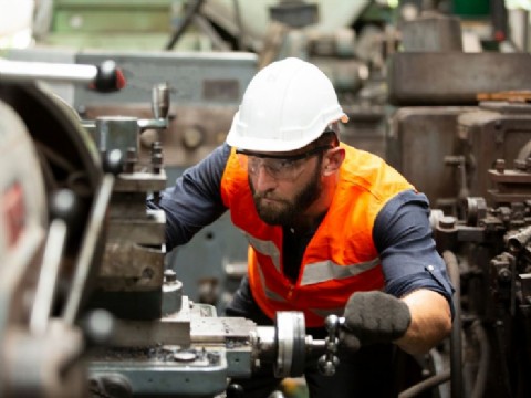 La producción cayó casi 15 por ciento y preocupa el impacto en el empleo