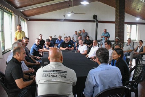 Santa Fe coordina acciones con Entre Ríos, Buenos Aires y Nación para proteger el Delta del Paraná de los incendios