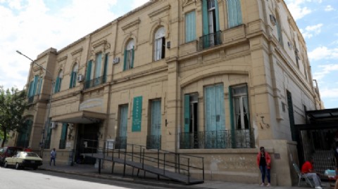 Capital: violenta pelea entre personal policial y un médico en el hospital Cullen