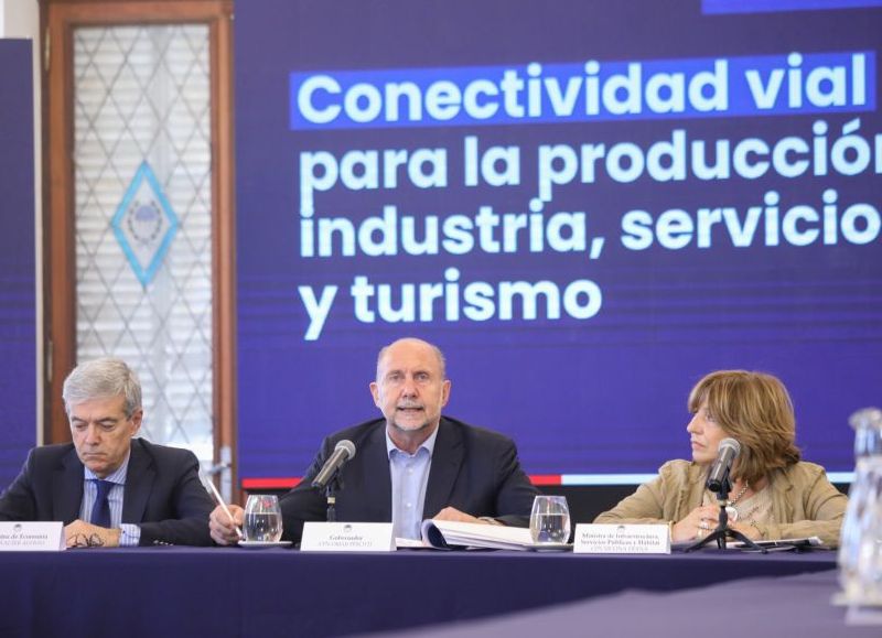 El gobernador Perotti anunció obras viales por más de 5 mil millones de pesos