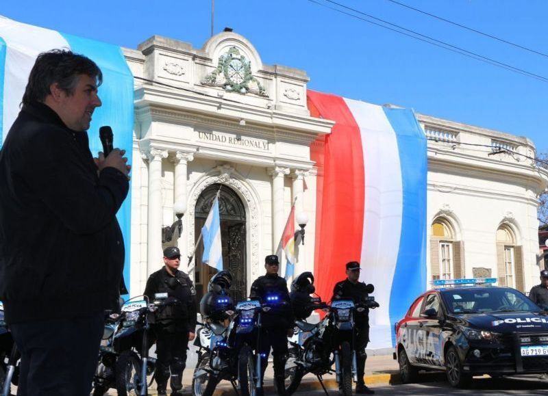 Más móviles policiales y recursos para seguridad para Constitución y General López