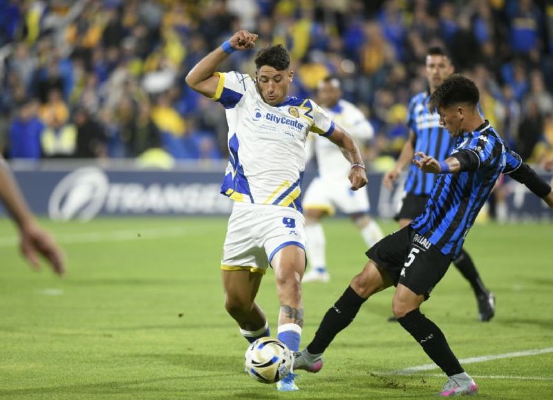 VIDEO |  Rosario Central resistió y venció a Atlético Tucumán con un doblete de Véliz