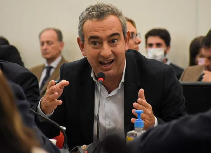 El Gobierno Nacional busca mejorar internet en las cárceles de Rosario y el intendente lo cruzó