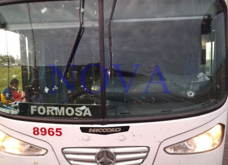 A los tiros por las rutas argentinas: dos colectivos fueron baleados en Santa Fe