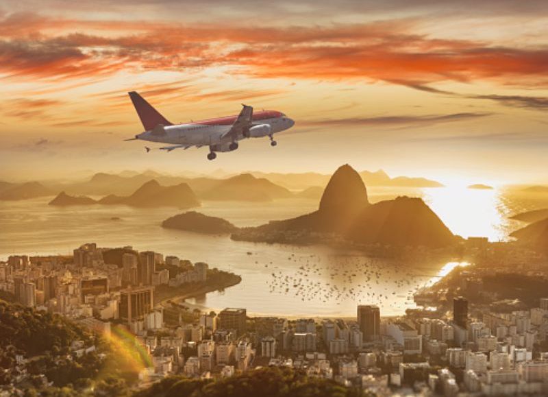 Polémica: funcionarios viajaron a Brasil con más de 6 millones de pesos del Estado