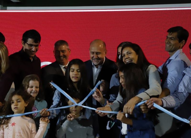 Perotti participó de la inauguración de la planta de producción del establecimiento Modelo Las Colonias S.A