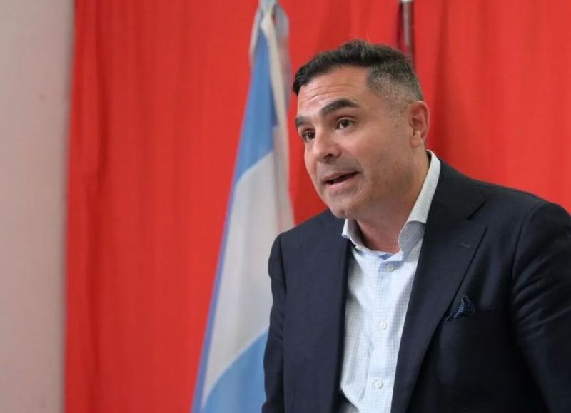 Un candidato a senador criticó el "abandono" de escuelas por parte del Gobierno de Perotti