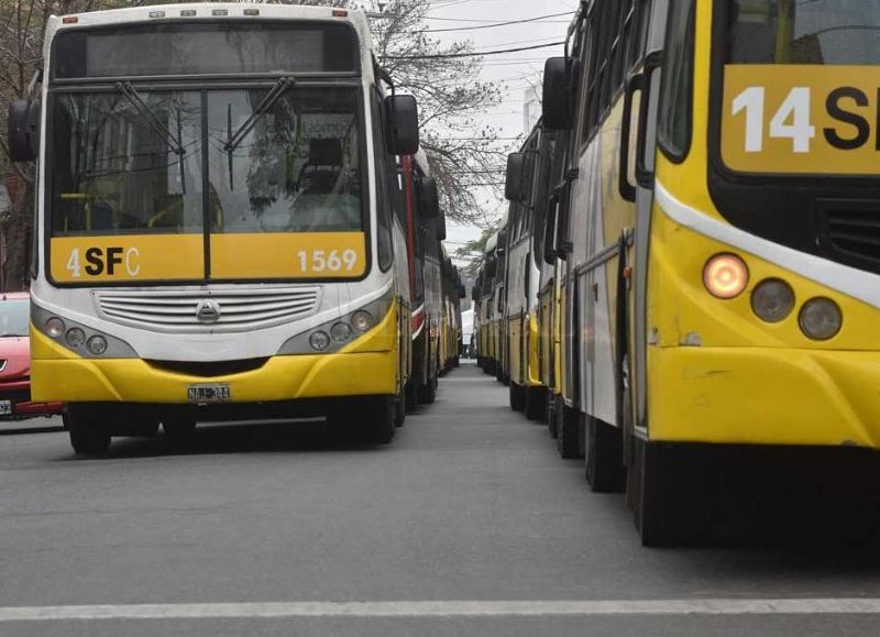 Hubo acuerdo en transporte y se levantó el paro de colectivos