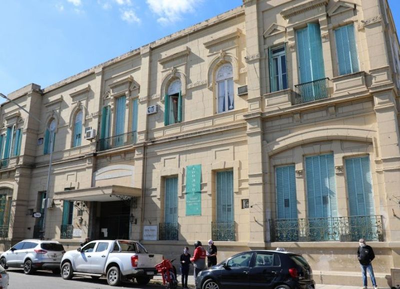 Ciudad de Santa Fe: un hombre recibió múltiples puñaladas en el Barrio Cabal