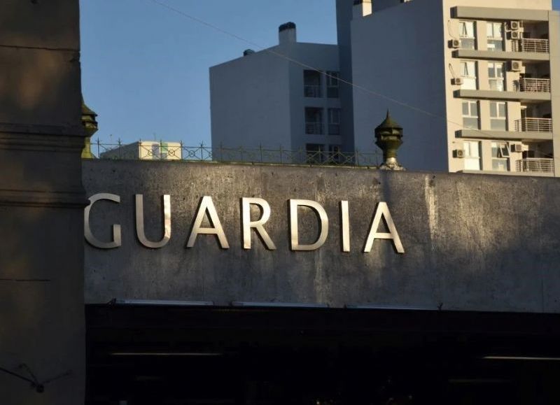 Capital: se dirigía a un comercio y le pegaron tres balazos