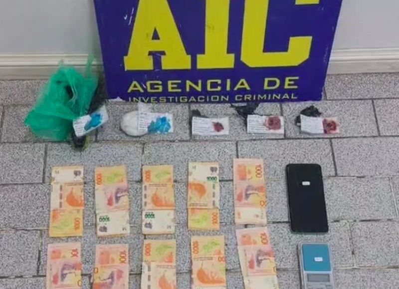 Romang: allanamientos positivos por marihuana, cocaína, dinero y elementos de corte