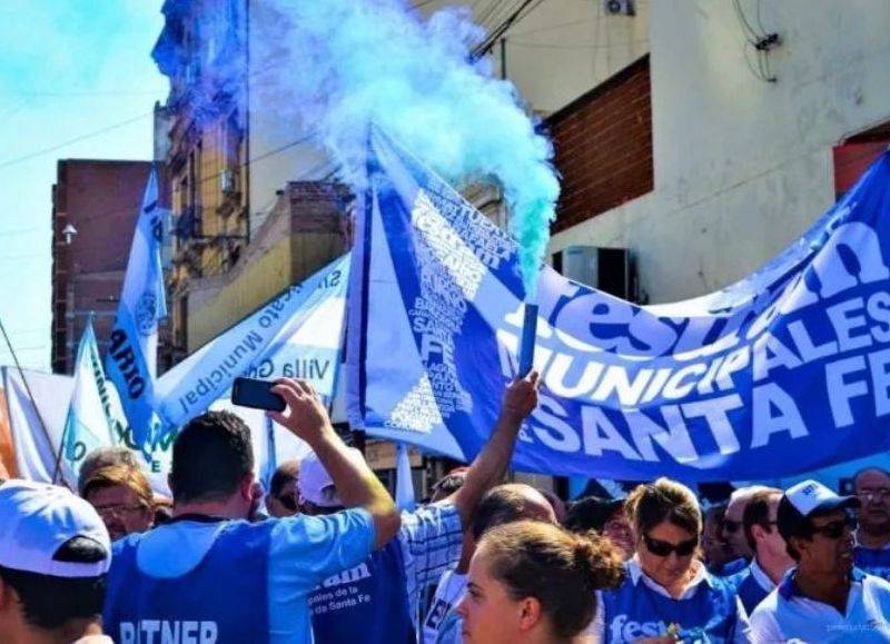 Municipales santafesinos iniciaron un paro de 48 horas y rechazan el aumento del 3,8 por ciento
