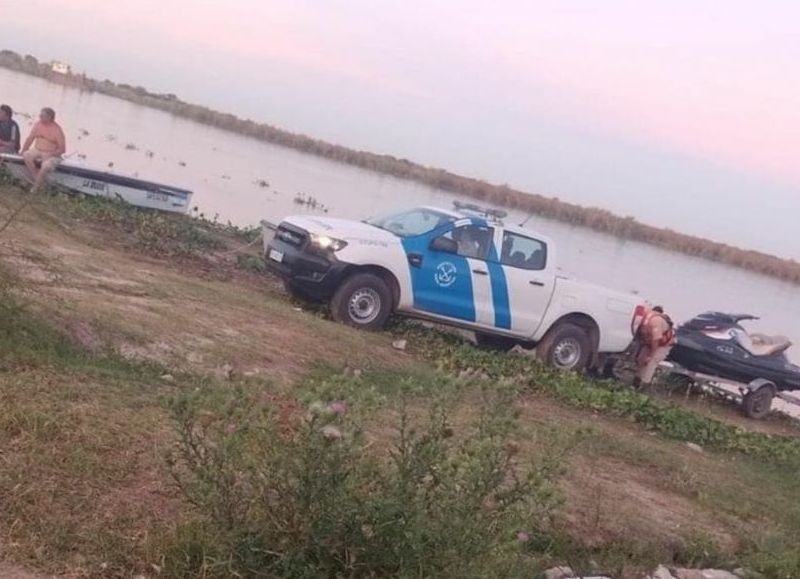 Puerto Aragón: buscan intensamente a un niño de cuatro años en las aguas del río Coronda