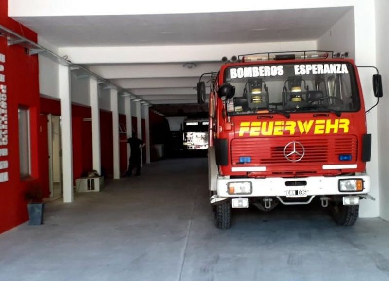 Esperanza: bomberos salvaron a un bebé que no respiraba