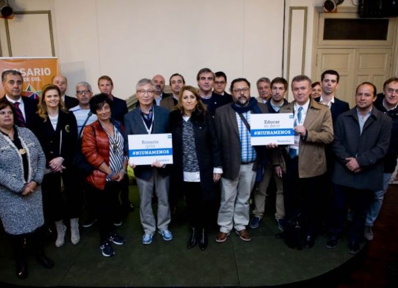 En Rosario se cumplió el "Paro Nacional de Mujeres" y habrá marcha en las calles